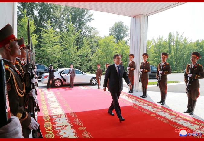 33575201_2068530016552273_2413565504871464960_n