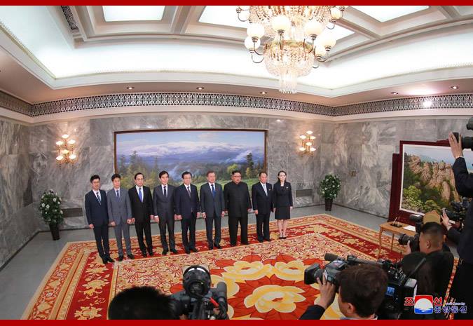 33691404_2068530289885579_917173700371939328_n