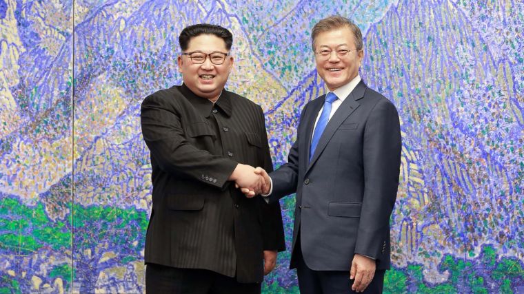 kim-jong-un-moon-jae-in-gty-jt-180504_hpMain_16x9_1600